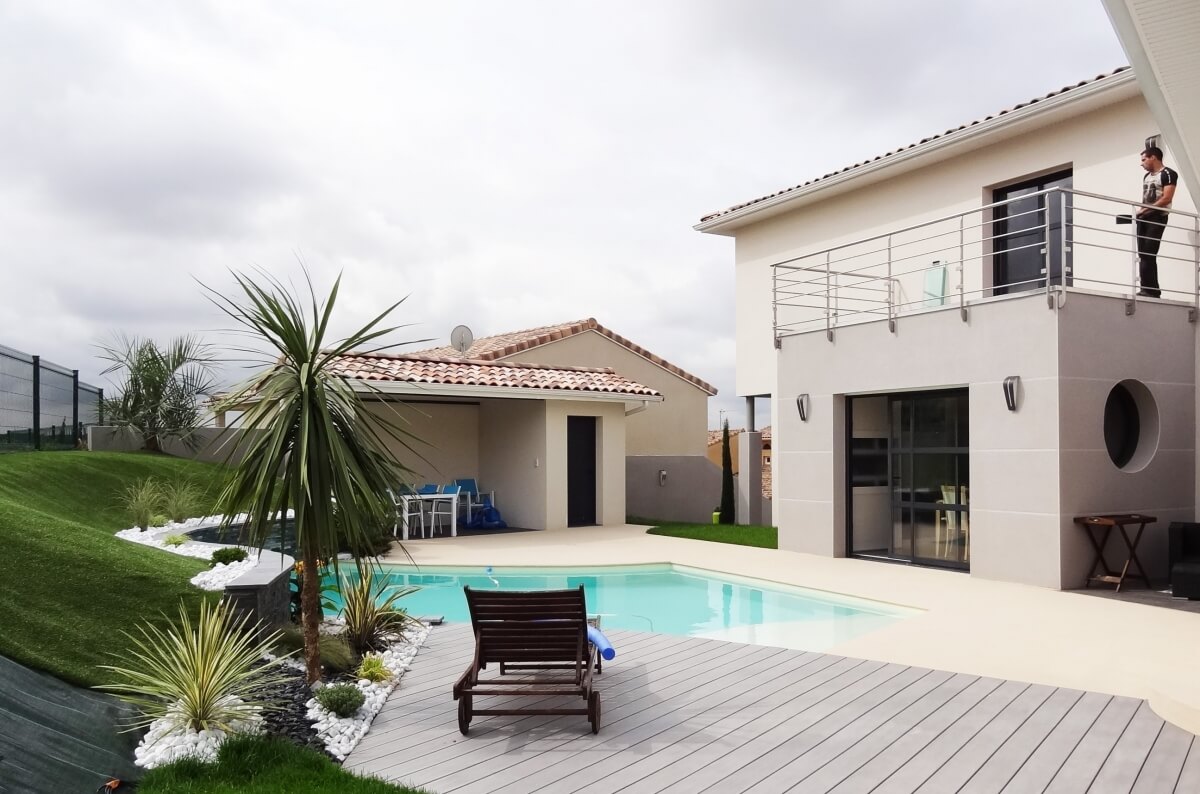 Maison individuelle - piscine extérieur