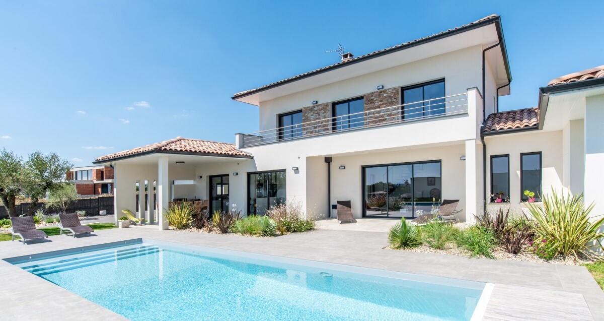 Maison contemporaine - piscine extérieur